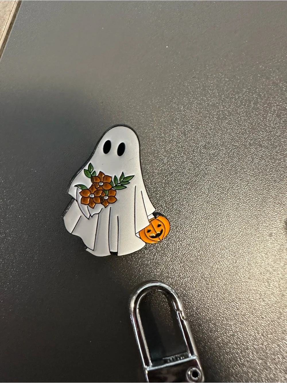 Halloween Pin And Keychain Lot New - Picture 3 of 4